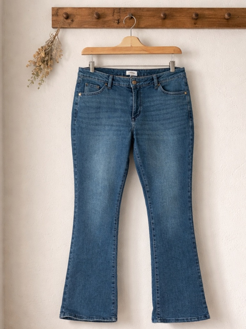 Sonoma Women’s Medium Blue Flared Jeans